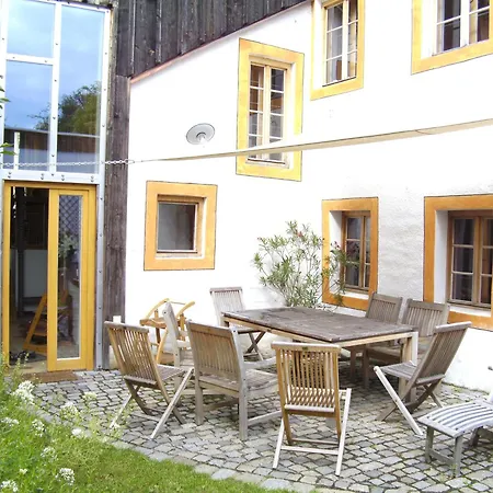 Einzeldenkmal In Der Altstadt Von Willa Ratyzbona